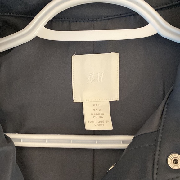 H&M faux leather shacket navy blue size large - Picture 2 of 3